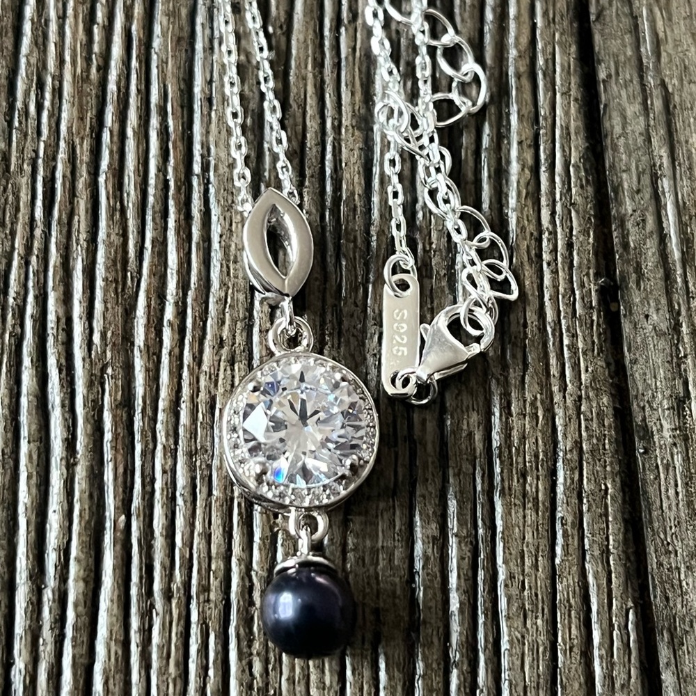 Vantel Pearls Exclusive Sensation necklace